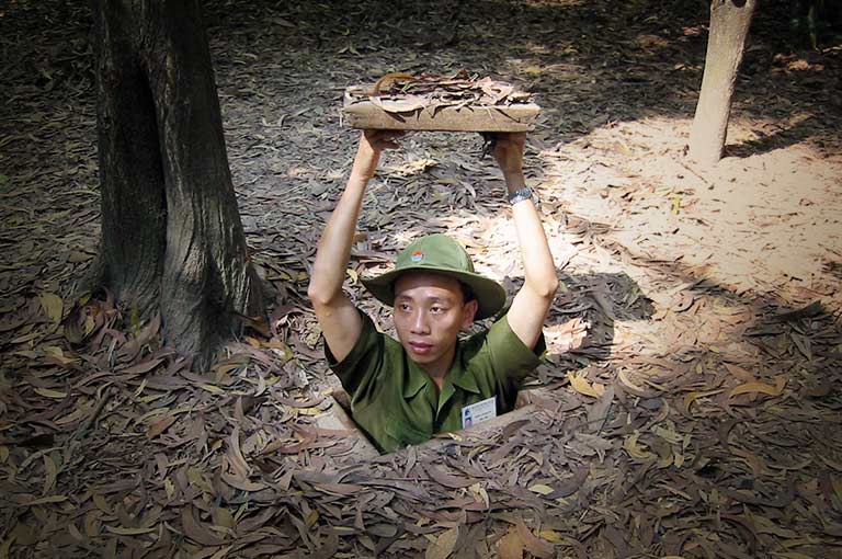 04-Cu_Chi_Tunnel
